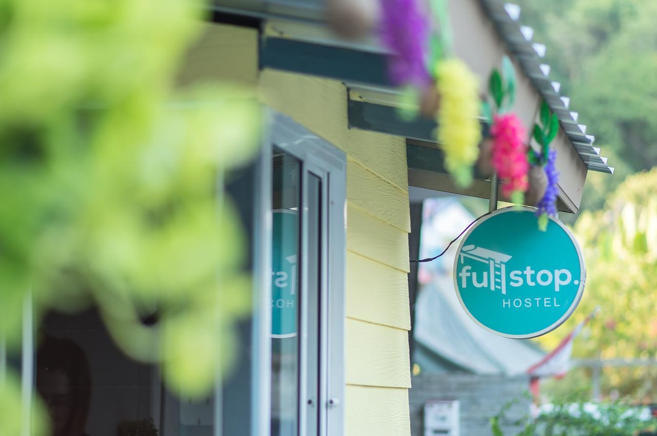 Full stop. Hostel Patong Esterno foto